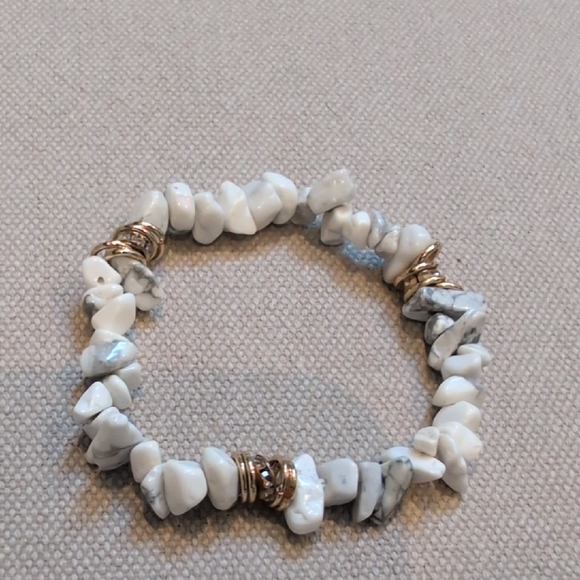 White and Gold Stone Bracelet - Picture 1 of 8